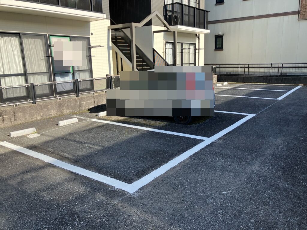 瑞浪市北小田町　アパート　駐車場白線引き　完成