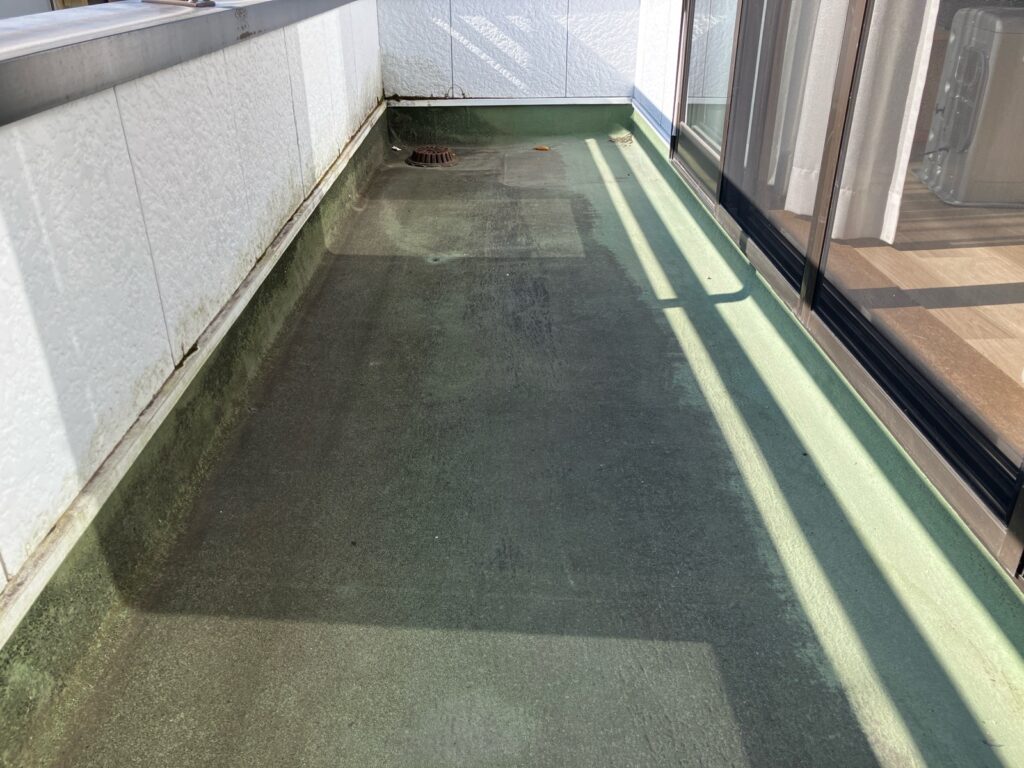 多治見市赤坂町　ベランダ防水工事前