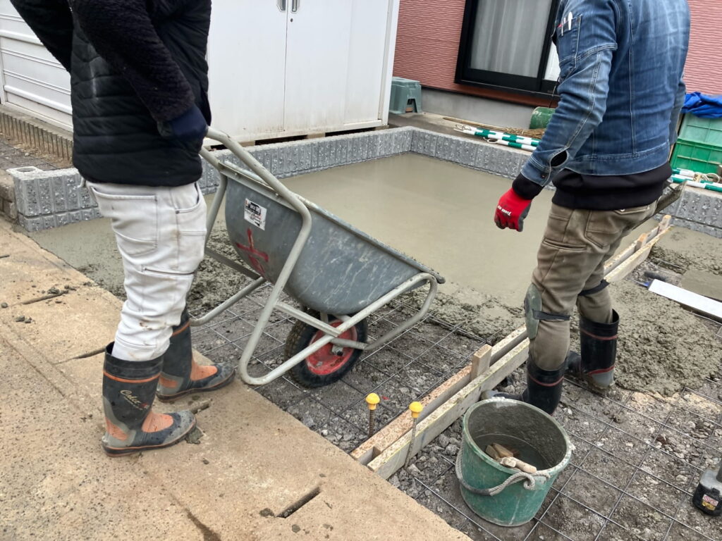 多治見市赤坂町　駐車場拡張工事　フェンス取付工事