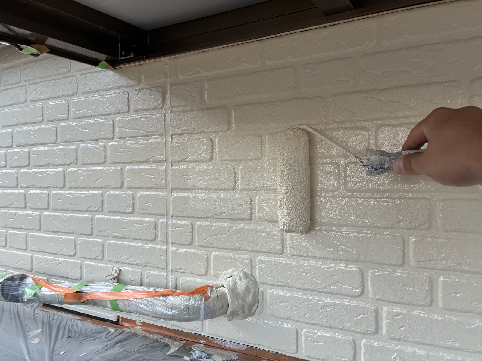 土岐市肥田町　外壁塗装工事　上塗り塗装