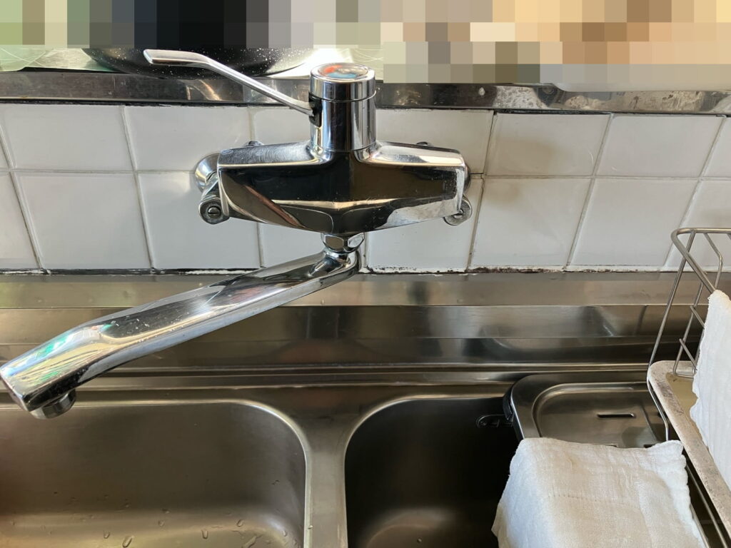 多治見市脇之島町　キッチン　蛇口交換　前