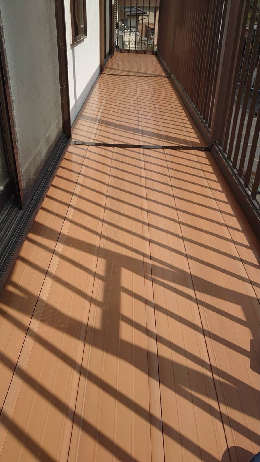 春日井市坂下町　ベランダデッキ材交換