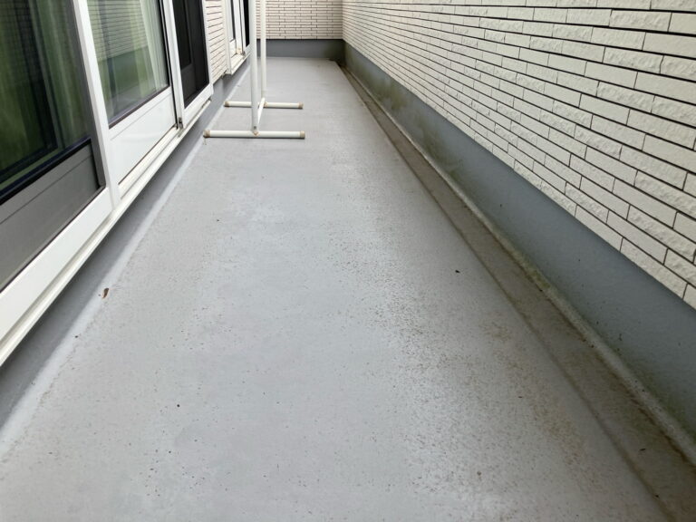 多治見市宝町 ベランダ　汚れ　塗装前