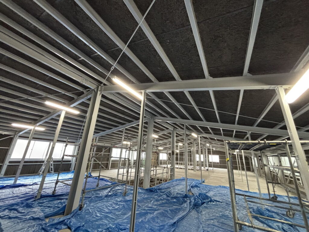 多治見市若松町　鉄骨塗装　倉庫　下塗り