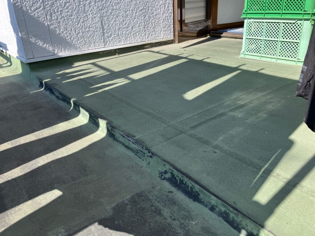 多治見市赤坂町　ベランダ床　防水機能低下