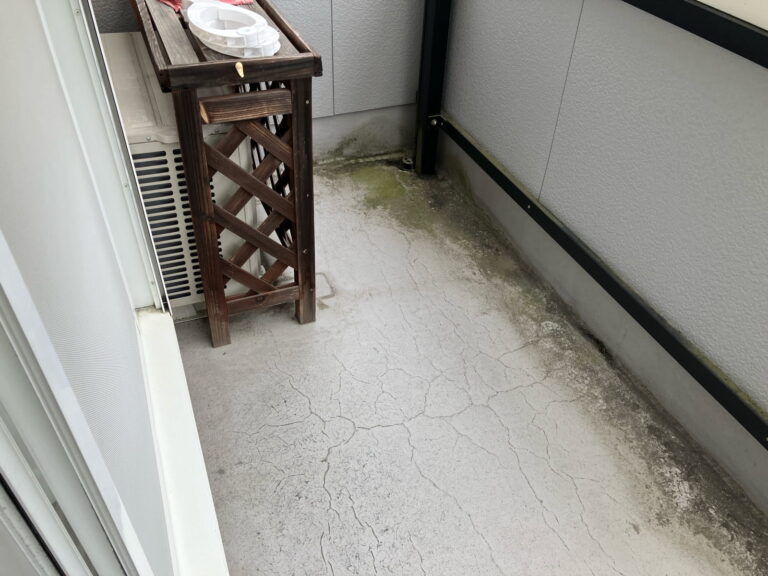 多治見市市之倉町　ベランダ防水工事　FRP防水　Before