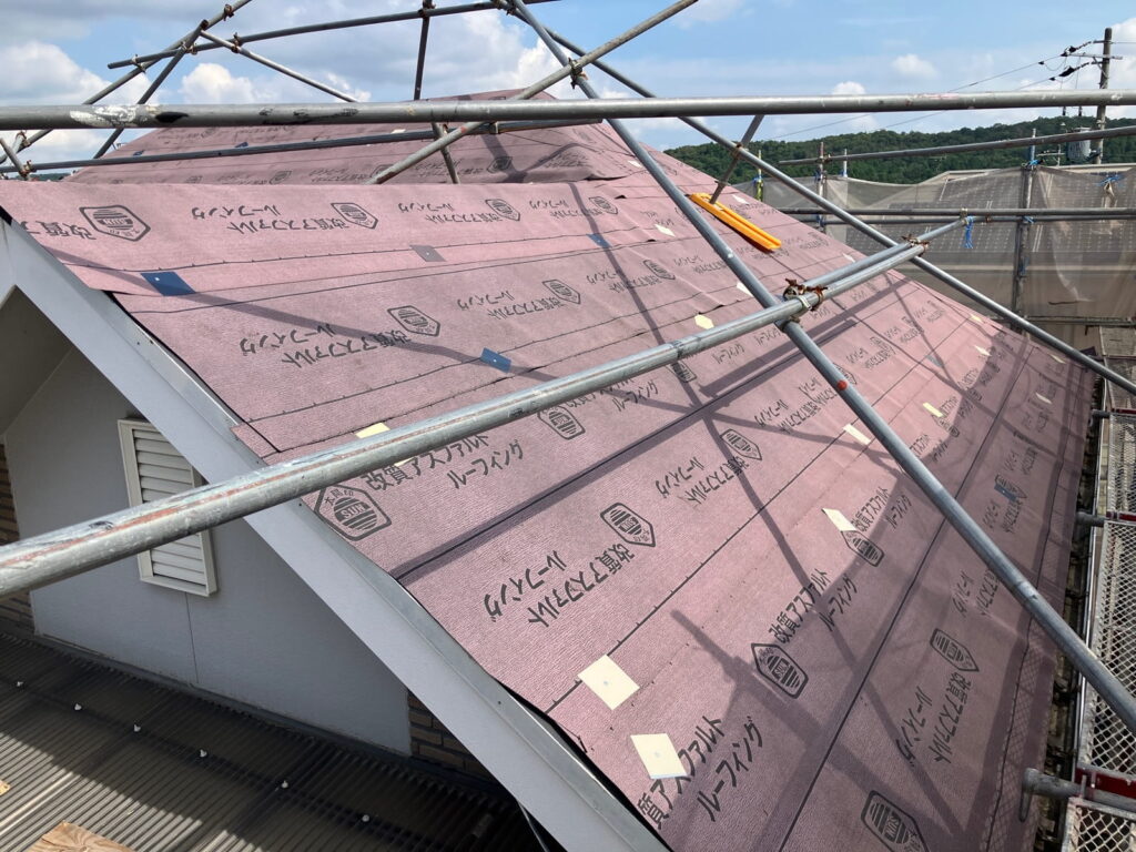 多治見市市之倉町　屋根カバー工事　ルーフィング張り