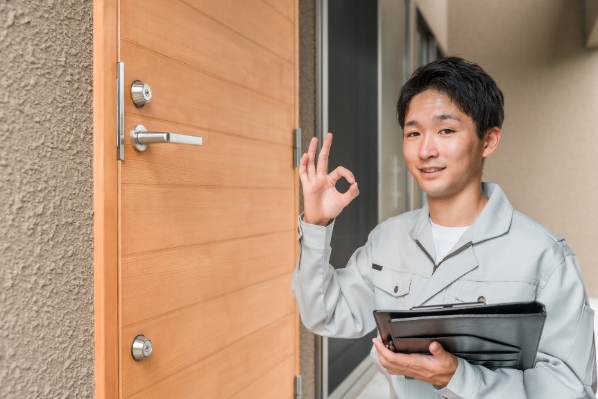 玄関ドアの交換方法|カバー工法と枠ごと交換の違い